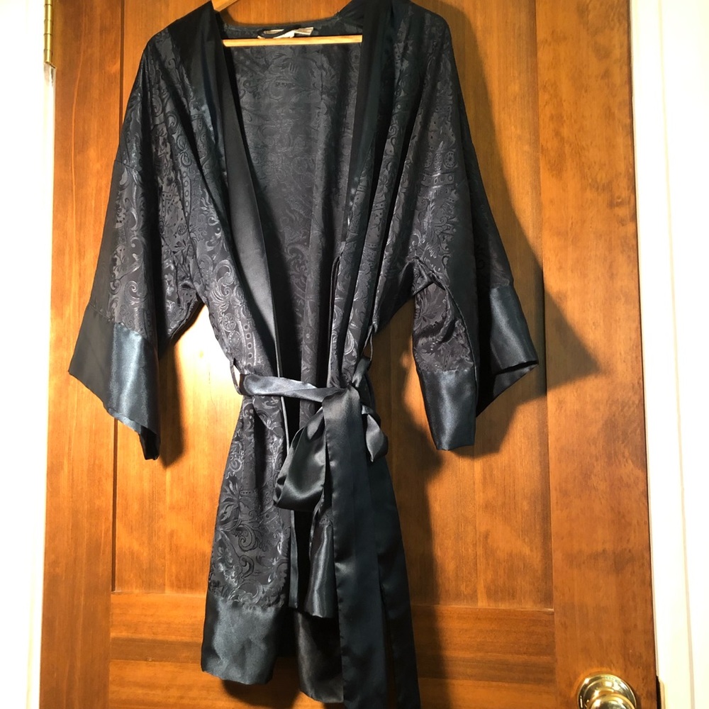 *VINTAGE* Silk Victoria’s Secret Robe